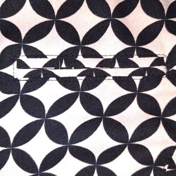 Dana Buchman Beige and Black Crisscross Print Button Front Blouse Size XL - Picture 5 of 8